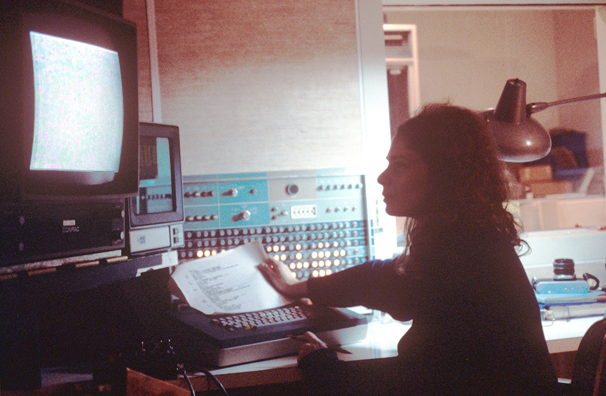 Laurie Spiegel in her studio, photograph by Emmanuel Ghent
